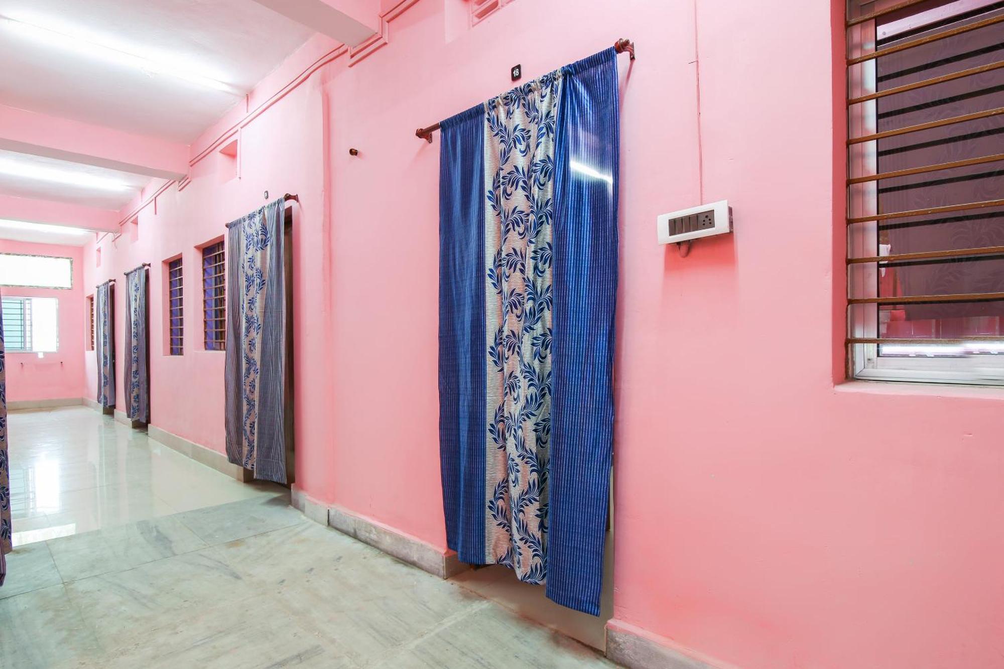 Collection O Nit More Adityapur Formerly Hotel Subheksha جمشيدبور المظهر الخارجي الصورة